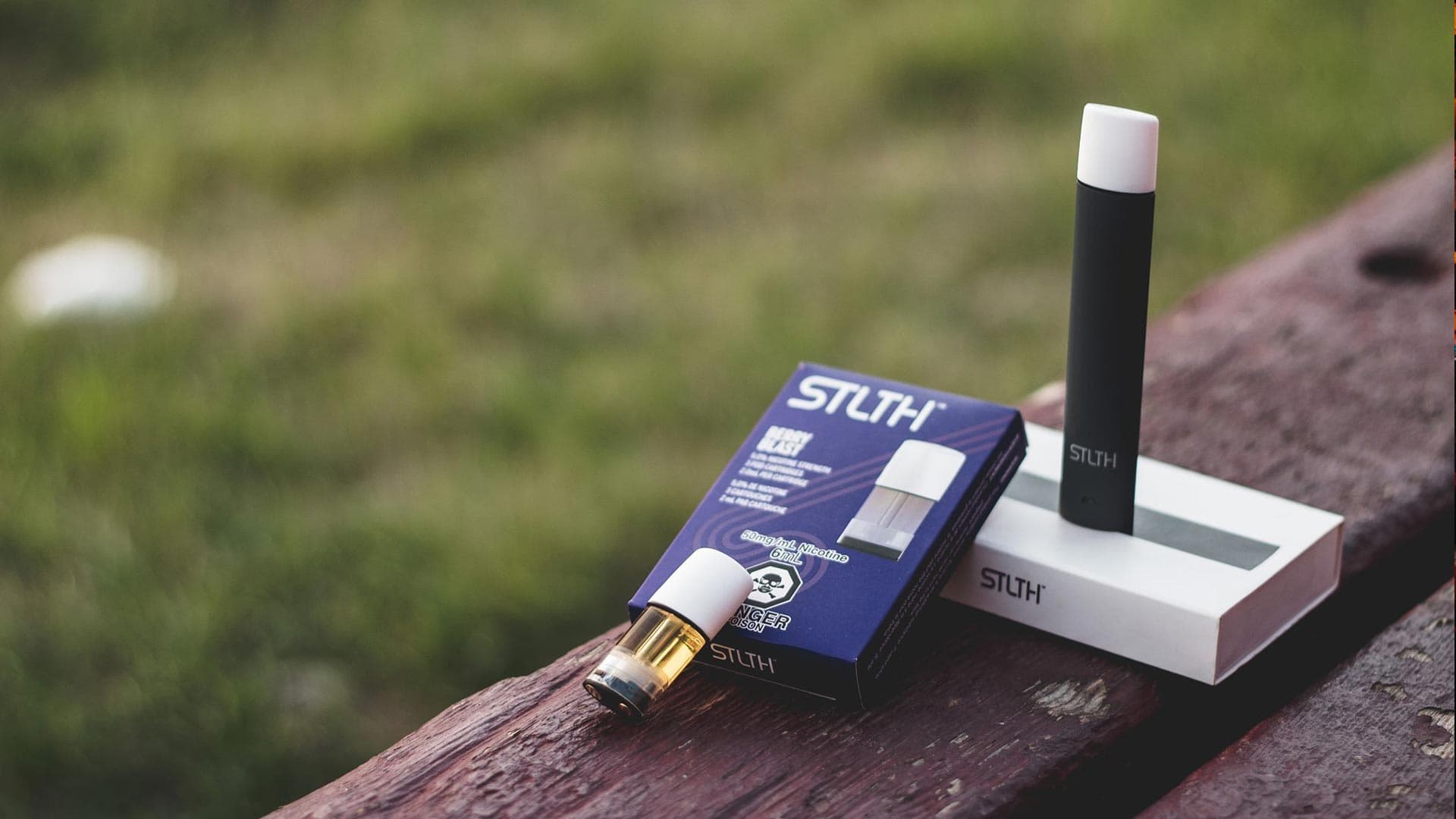Brampton Vape Shop Compares JUUL vs. STLTH