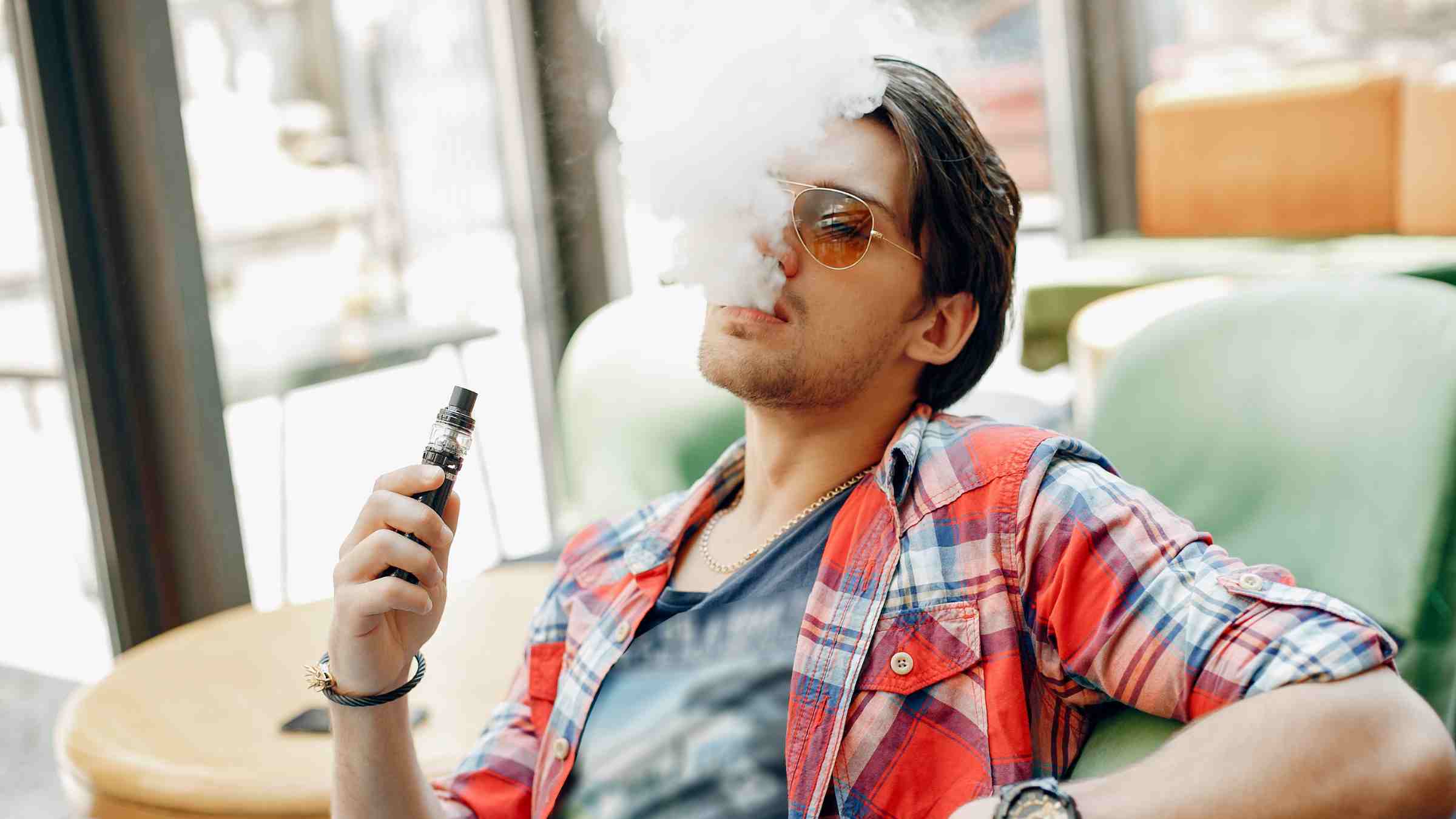 Clouds & Clarity: Decoding PG/VG Ratios in Vaping