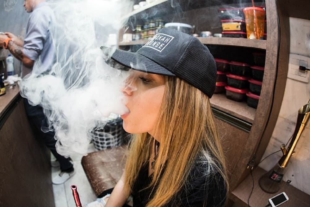 6 Ways To Help Someone Quit Smoking Cigarettes And Start Vaping